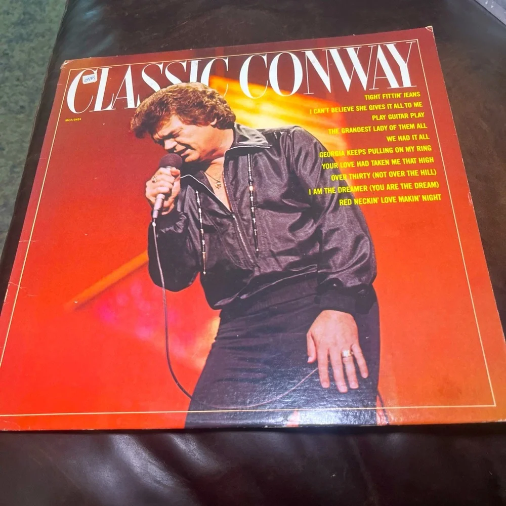 Classic Conway Vinyl Record 1983 - Picture 1 of 9